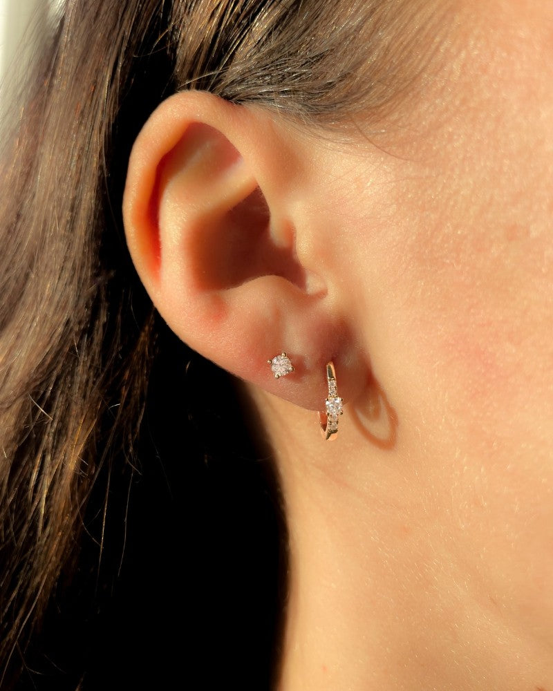 Puces d'oreilles en or jaune avec 2 diamants de 0,10 ct. – Raffiné et intemporel
