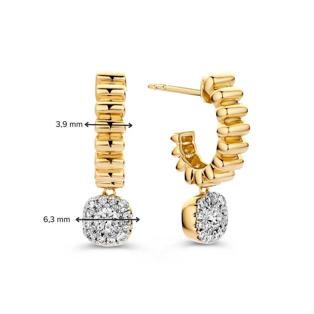 Boucles d'oreilles en or ludique avec finition striée et pendentifs en diamants scintillants