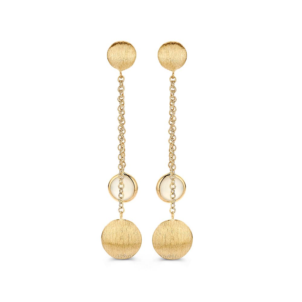 Boucles d'oreilles en or jaune avec pendentifs en or mat et pierres de lune, design élégant et ludique.