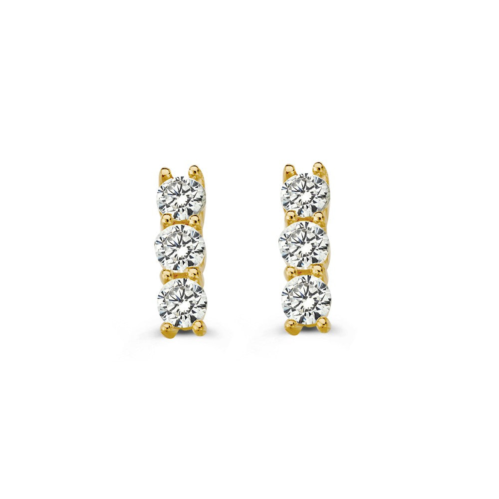 Boucles d'oreilles en or jaune 14 carats avec trois zircones brillantes.