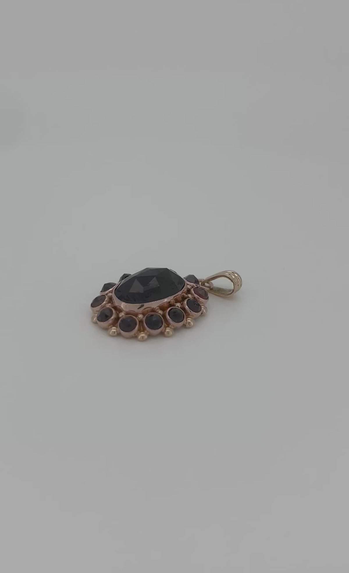 pendentif vintage en or 14k grenat ovale 3.6gr