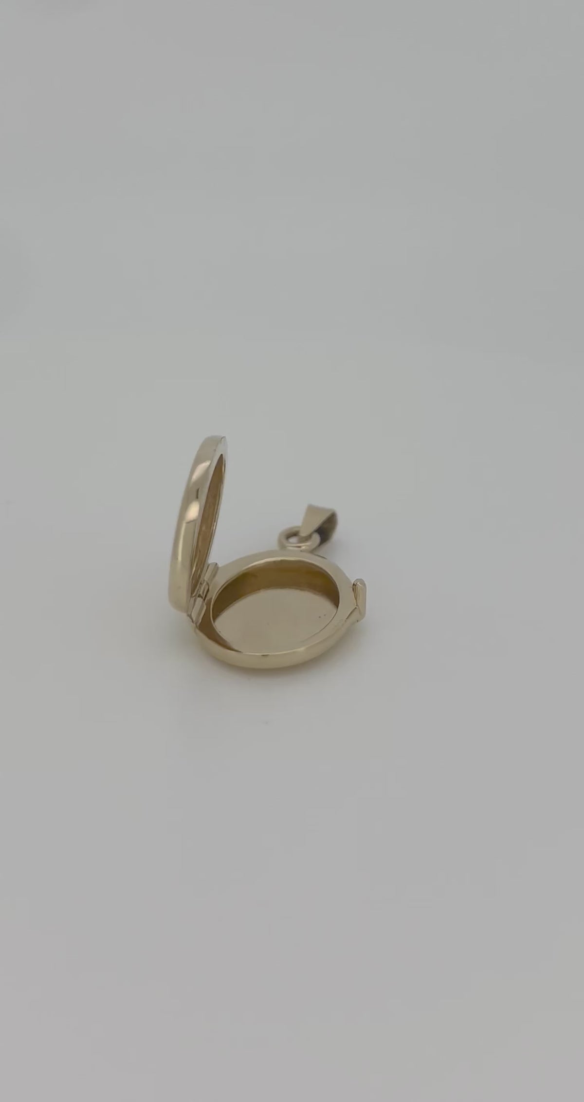 médaillon vintage en or 14k fleur 3.4gr