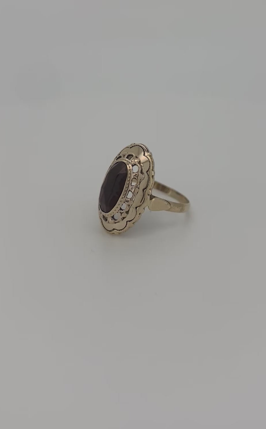 bague vintage en or 14k avec grenat ovale 5.0gr