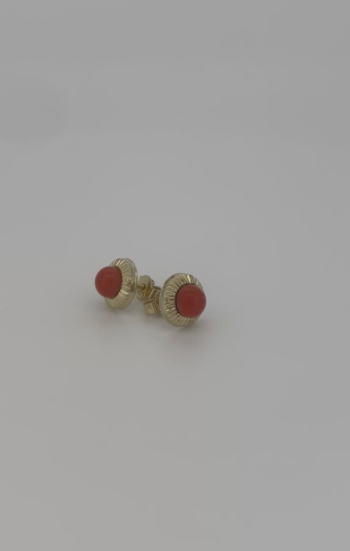 boucles d'oreilles en or vintage 14k corail rouge 1.2gr