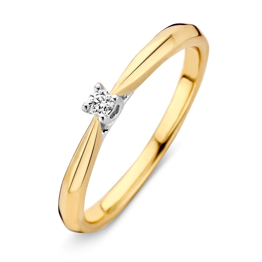 Bague en or 14 carats avec un diamant de 0,06 ct, design classique et élégant.
