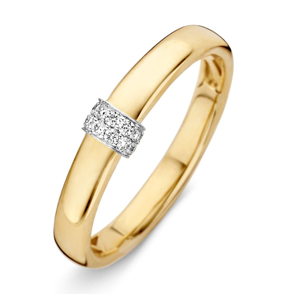 Bague en or bicolore avec des diamants taillés en brillant.