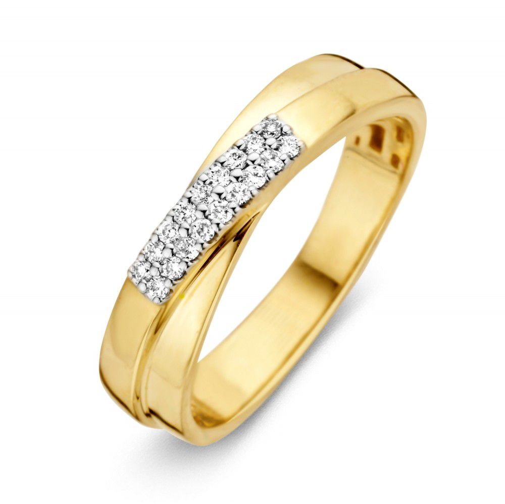 Bague en or jaune 14 carats avec un motif croisé et diamants sertis en or blanc.
