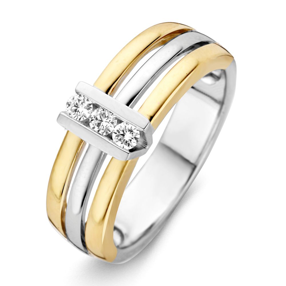 Bague bicolore en or avec trois diamants en sertissage V, 0,15 ct.