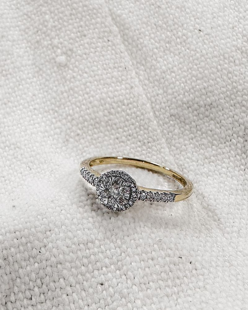Bague Entourage Bicolore en Diamants pour Femme 14 Carats Or Jaune/Or Blanc avec Diamant Ovale 0.24ct