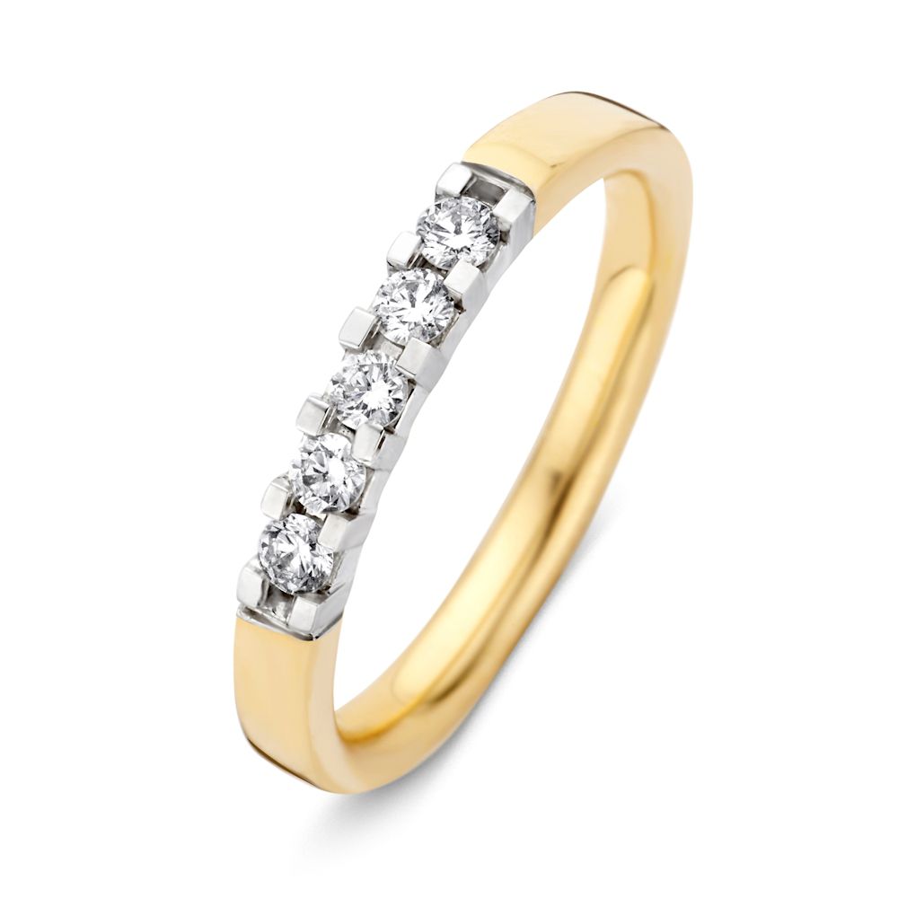 Bague bicolore raffinée avec cinq diamants de 0,25 carat.