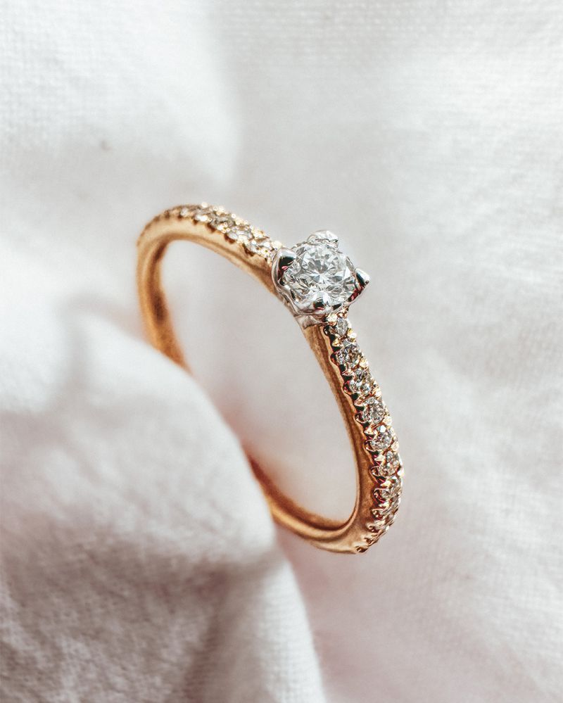 Bague Solitaire Élégante en Or Blanc avec Diamants – 0.25 Carat
