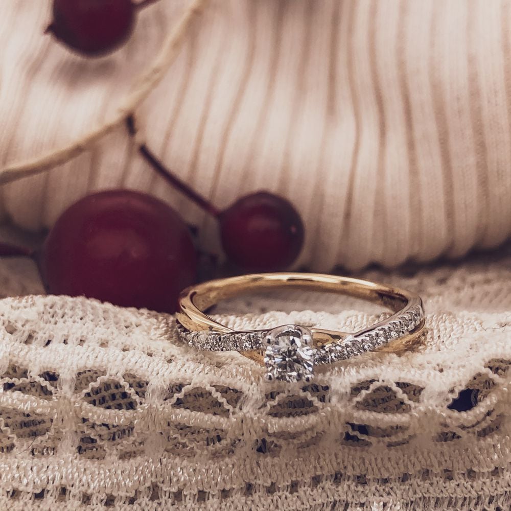 Bague Bicolore en Or Jaune et Or Blanc avec Diamant Brillant – 0.32 crt