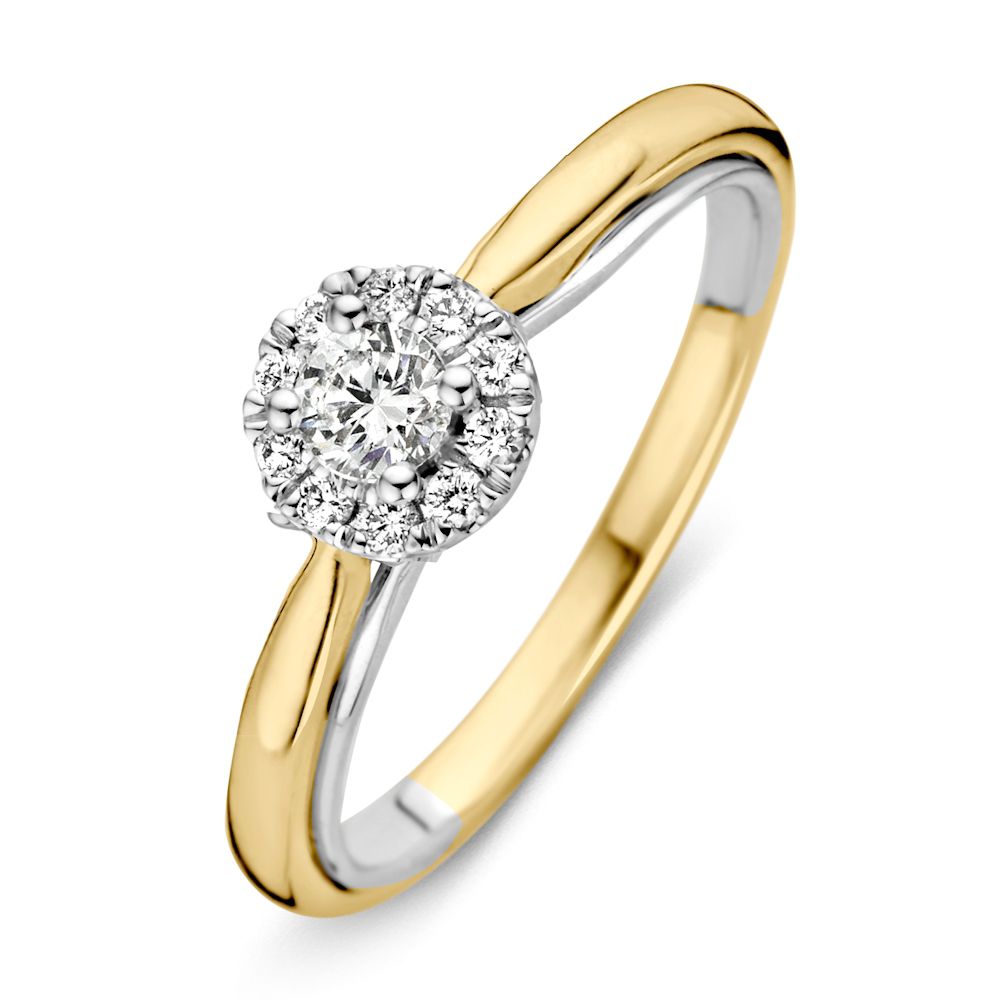Bague bicolore avec un éclat brillant et un pavé de diamants de 0,33 carat.