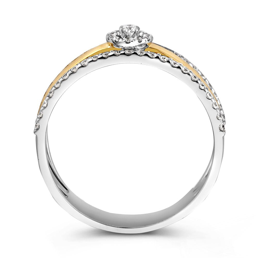 Bague Large pour Femme avec Effet Solitaire et Deux Bagues Accompagnantes – 0.37 crt Diamant