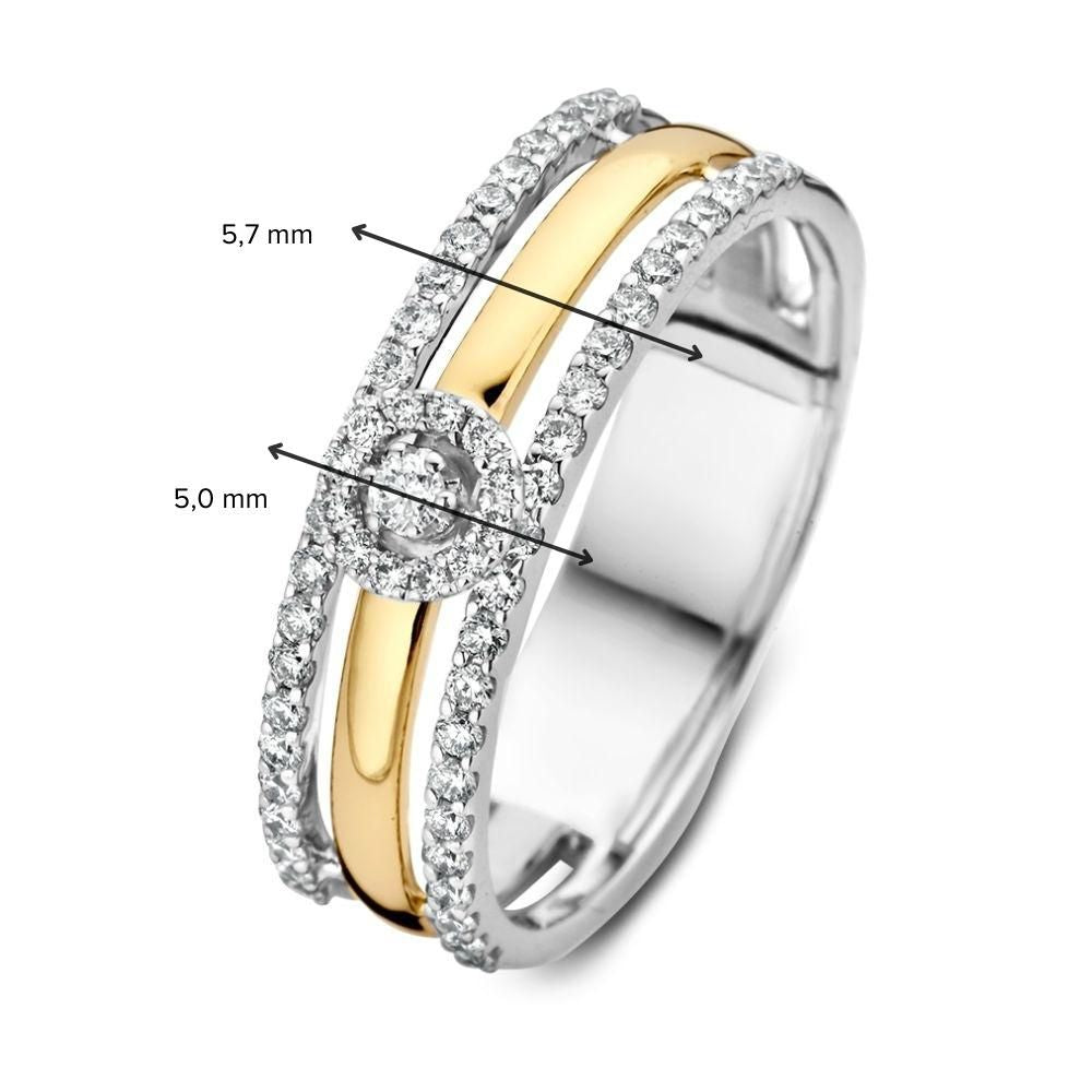 Bague Large pour Femme avec Effet Solitaire et Deux Bagues Accompagnantes – 0.37 crt Diamant