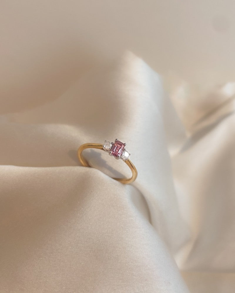 Bague en Or Bicolore 14 Carats avec Tourmaline Rose Baguette et Diamants