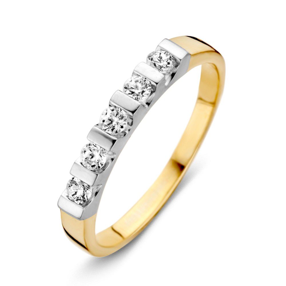 Bague en or bicolore 14 carats avec cinq zircons blancs de 2,7 mm.