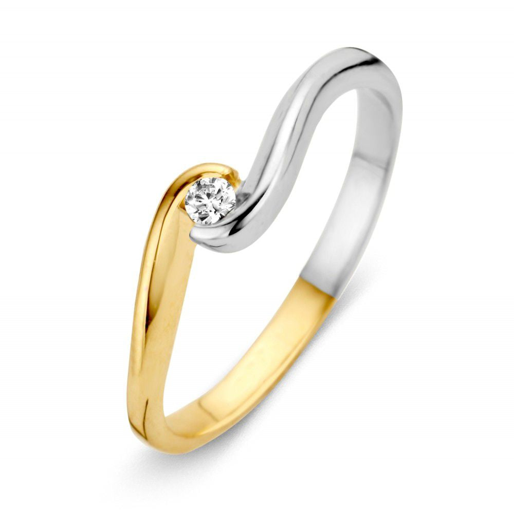Bague bicolore raffinée en or 14 carats, avec zirconia, finition brillante, forme ondulée.