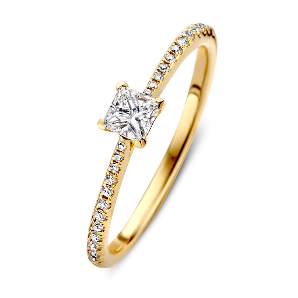 Bague en or jaune raffinée avec diamant taillé en princesse et bande de diamants – 0,38 crt.