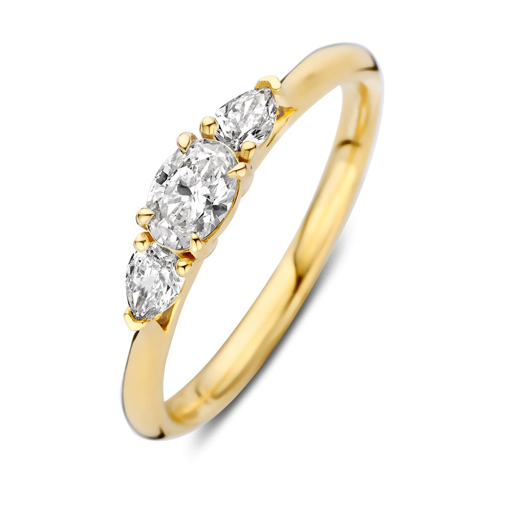 Bague en or jaune avec trois diamants, dont un central de 0,50 ct, taille ovale.