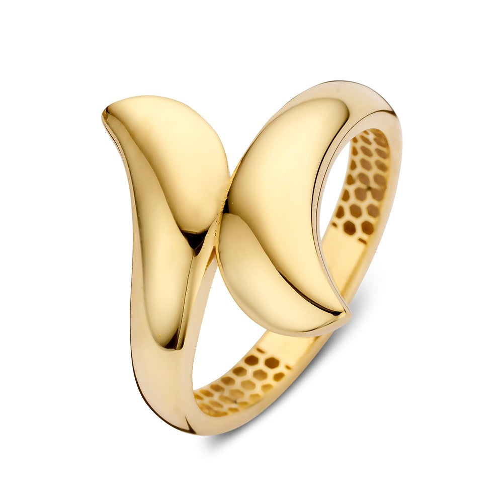 Bague en or jaune au design ludique, avec des courbes élégantes et une finition lisse.