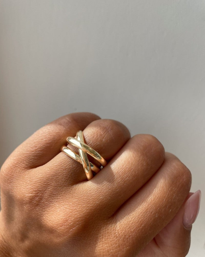 Bague en or jaune Cross-Over – 14 carats avec grand aspect et bandes lisses