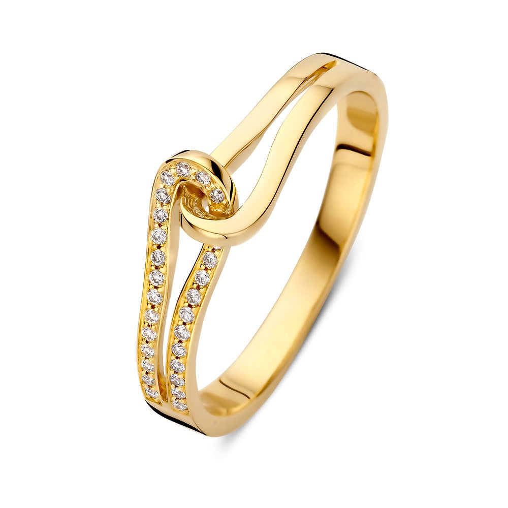 Bague en or jaune raffinée avec un diamant, décorée de petites pierres brillantes.