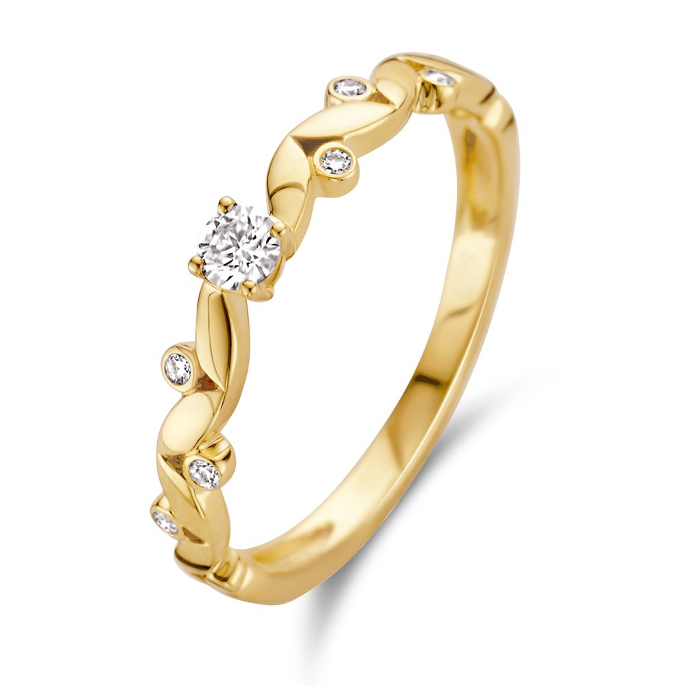 Bague en or jaune avec un diamant brillant de 0,16 ct et des détails délicats.