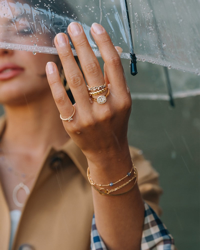 Bague en or jaune élégant avec design de fleur en diamant de 0,17 ct