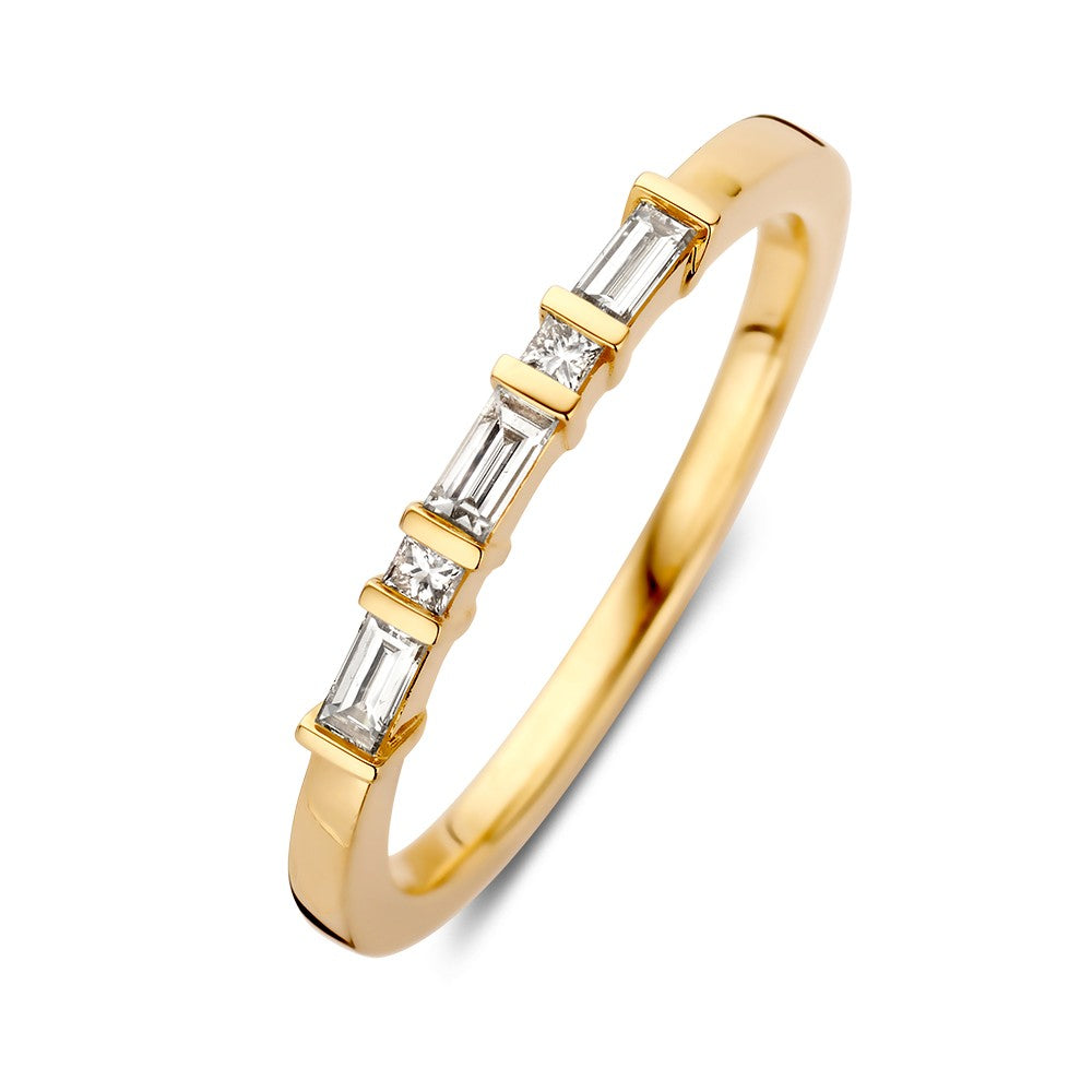 Bague en or jaune avec des diamants brillants de 0,20 carats.