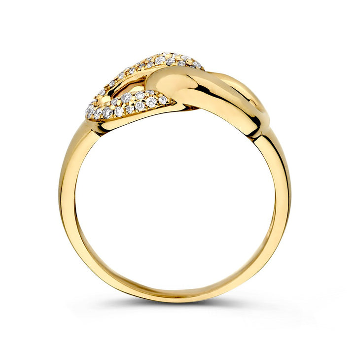 Een 14k geelgouden ring van Excellent Jewelry, met verbonden schakels en briljant geslepen diamant, ontworpen voor dames als een luxe accessoire.