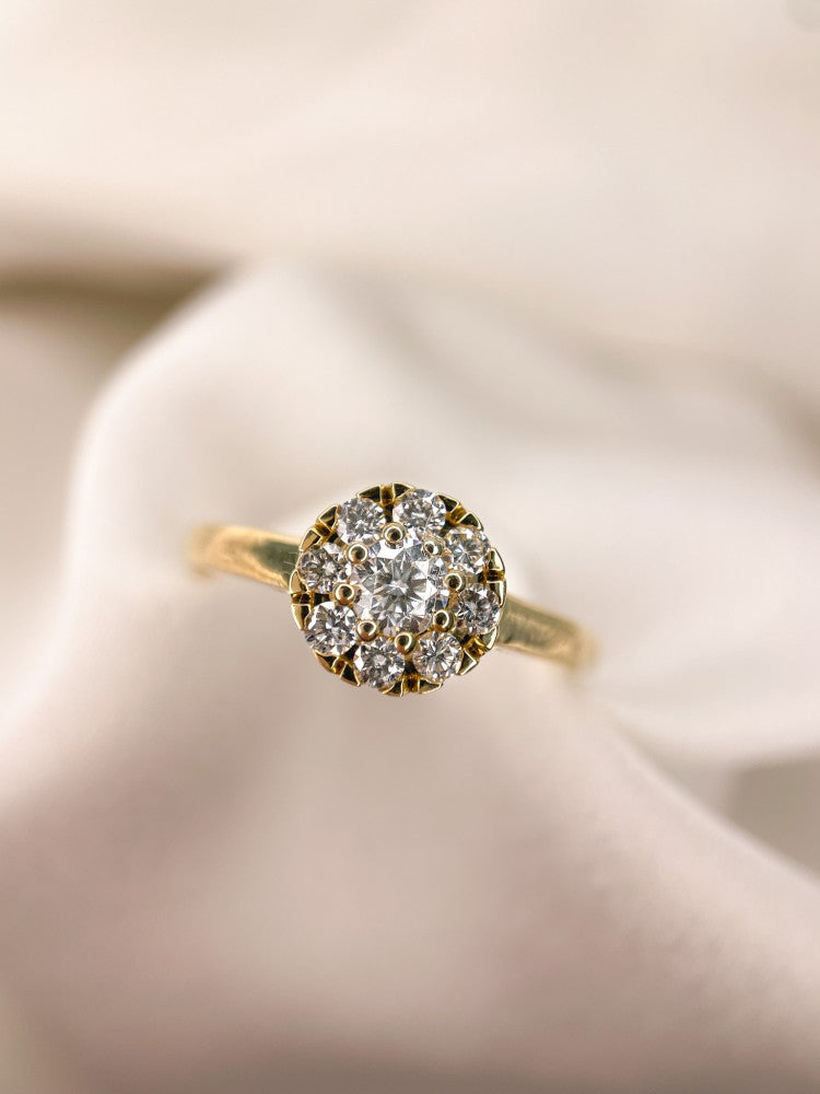Bague Élégante en Or Jaune avec Halo de Diamant – Or 14 Carats, 0.40ct Diamant