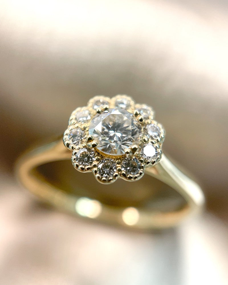 Bague Vintage Entourage en Or Jaune avec Diamants – Or 14 Carats, 0.43ct Diamants