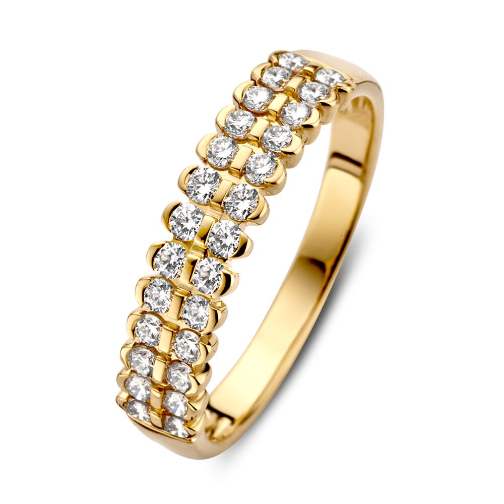 Bague en or jaune 14 carats ornée de diamants brillants dans un sertissage unique.