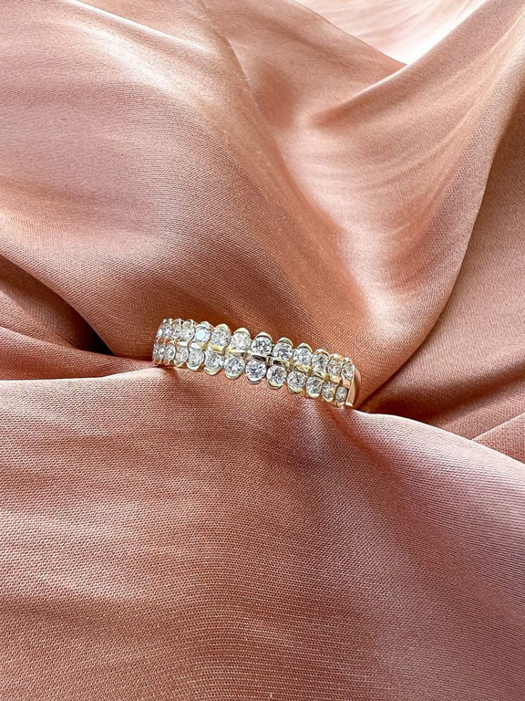 Magnifique Bague en Or Jaune avec Diamant dans un Montage Particulier – Or 14 Carats 0.49 crt.