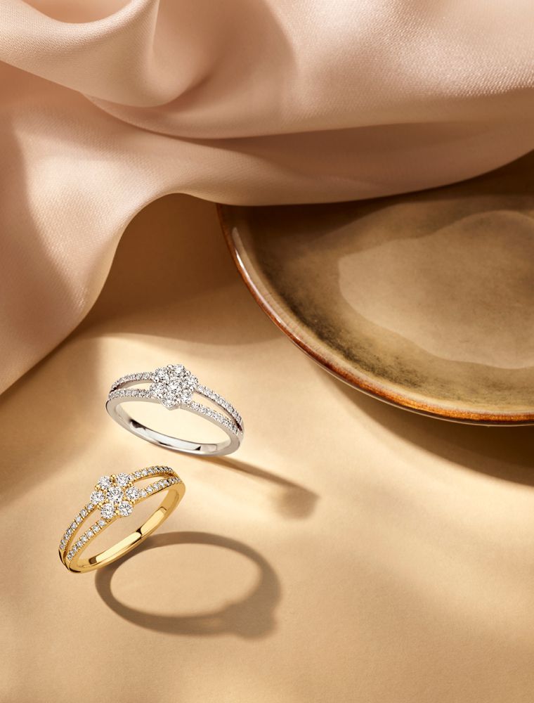 Bague Entourage en Or Jaune Exceptionnelle avec Diamants – 14 Carats 0.55 crt.