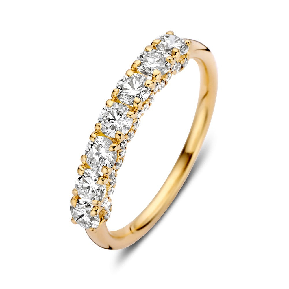 Bague en or jaune intemporelle ornée de diamants, 1,12 ct, avec un design élégant.