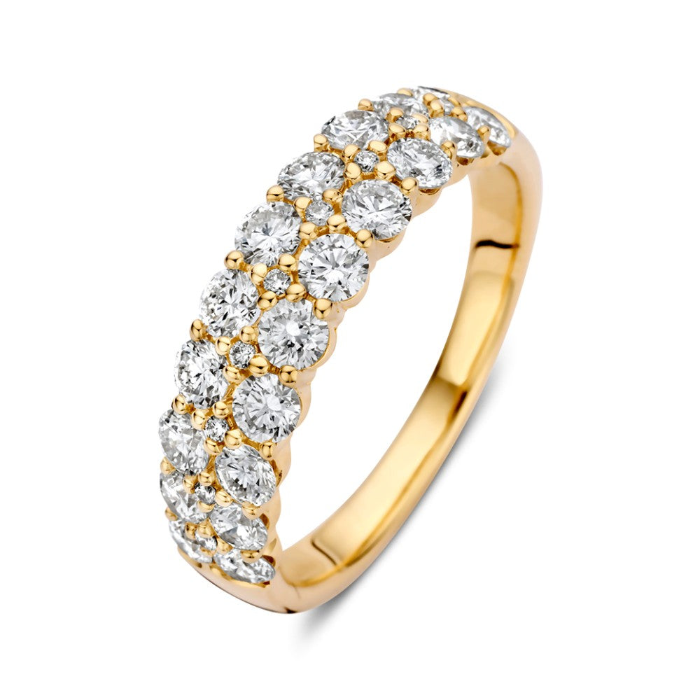 Bague en or jaune 14 carats ornée de diamants en pavé, totalisant 1,45 carat.