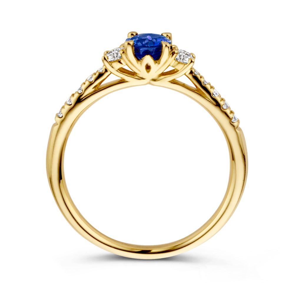 Bague élégante en or jaune avec magnifique saphir et diamants