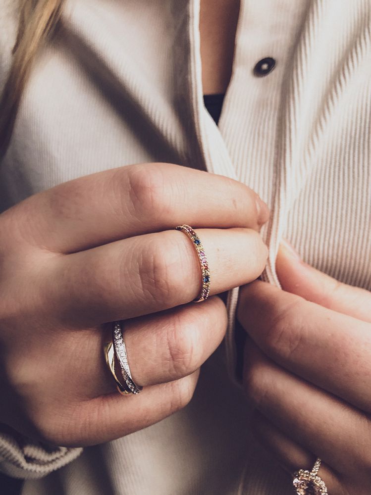 Bague en Or Jaune Joyeuse avec Saphir Arc-en-Ciel – Ludique et Coloré