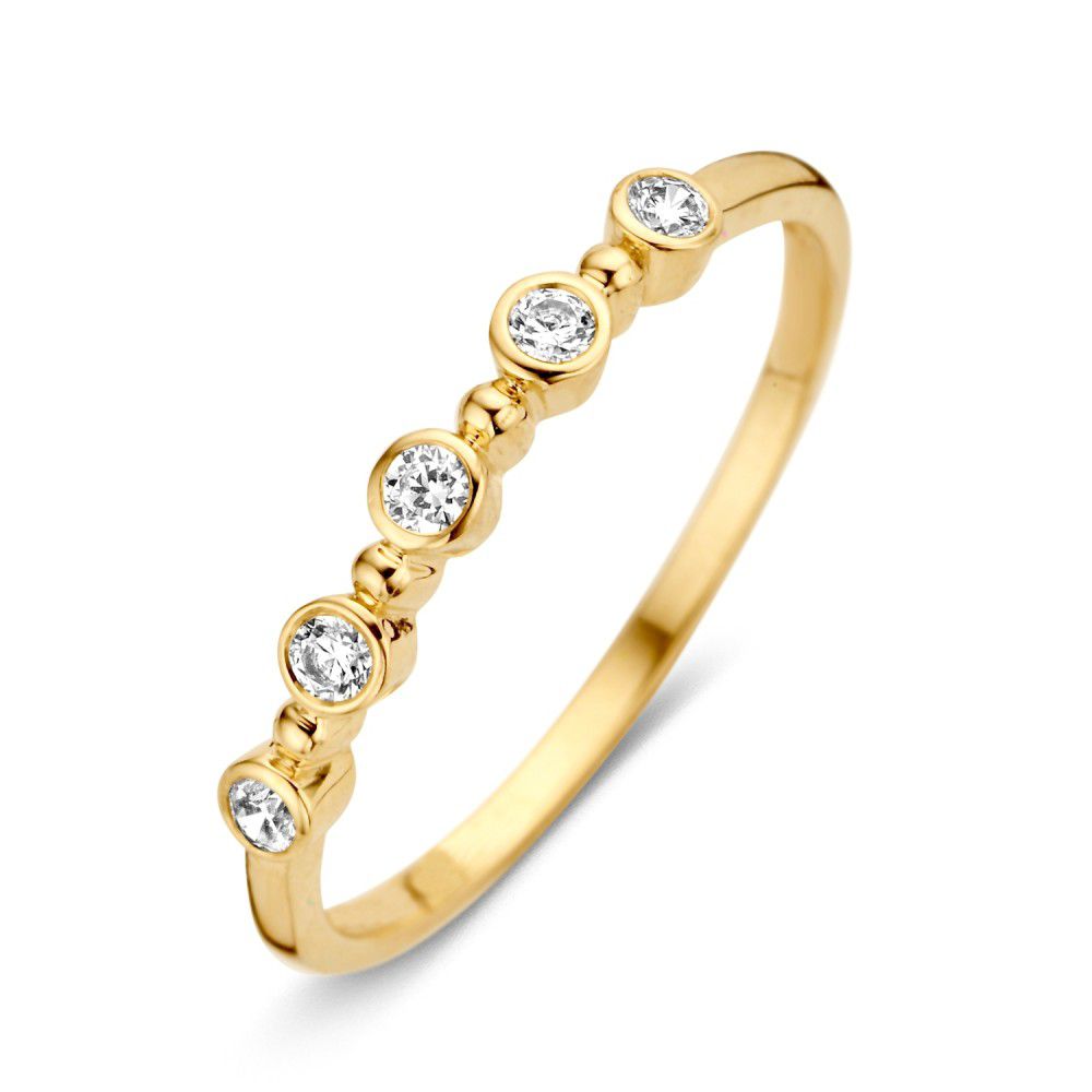 Bague en or jaune 14 carats avec zircons en sertissage discret.
