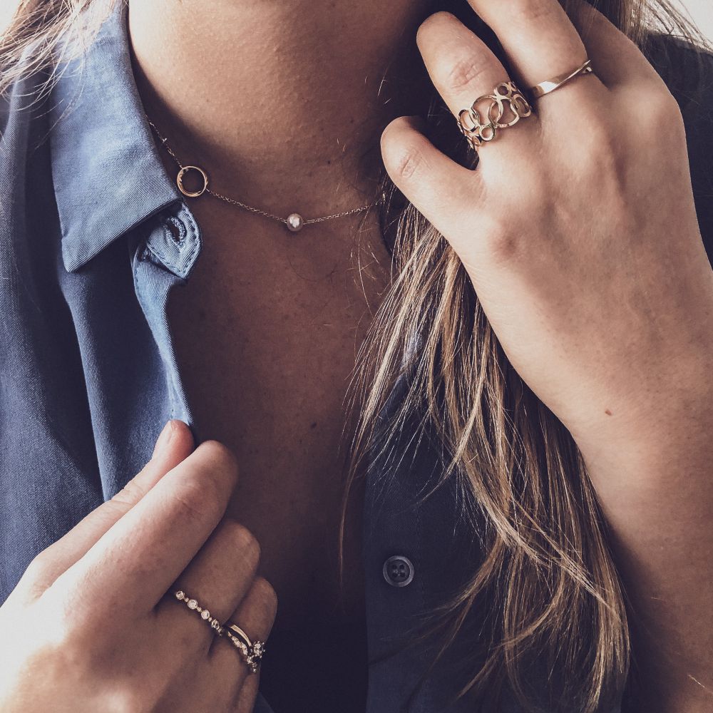 Bague pour femme en or jaune subtil avec zircone en sertissage élégant – or 14 carats