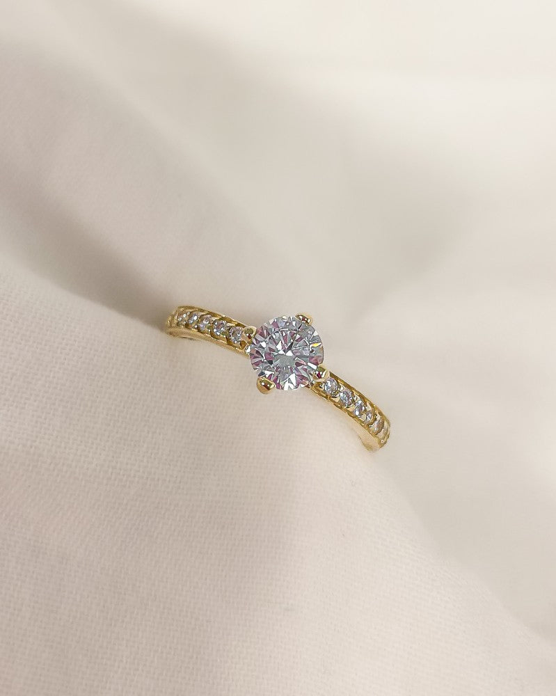 Bague en or jaune solitaire avec zircones - Luxe 14 carats pour femme