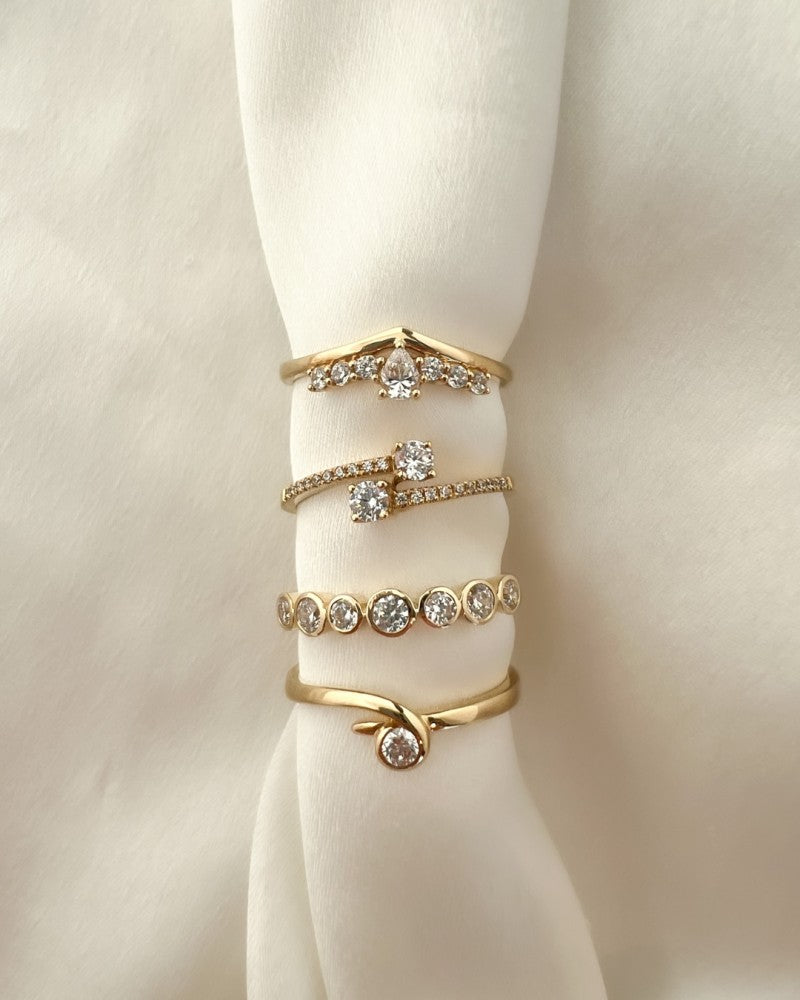 Bague en Or Jaune Ludique avec Double Bande et Zircones – Or 14 Carats