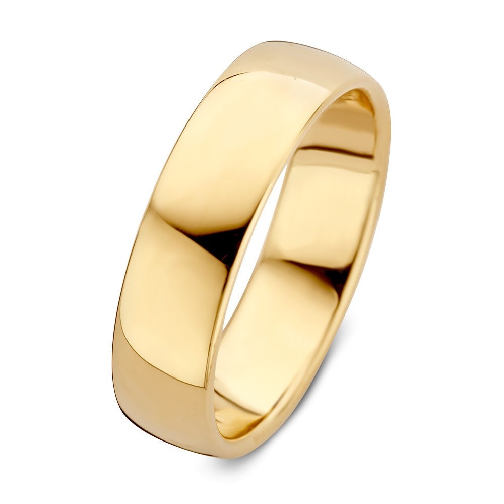Bague en or jaune de 6 mm, finition lisse et brillante.