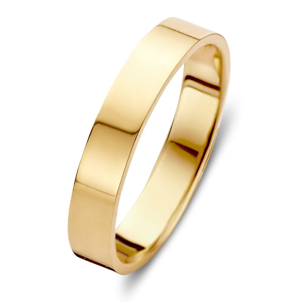 Bague en or jaune de 4 mm, au design simple et poli.