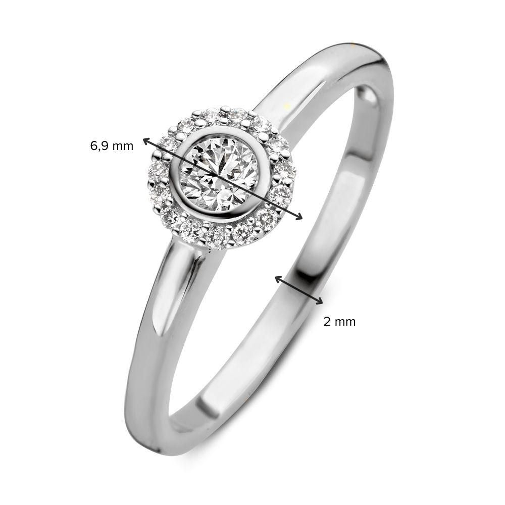 Bague en or blanc avec diamant : élégance dans un éclat subtil 0.26 crt.