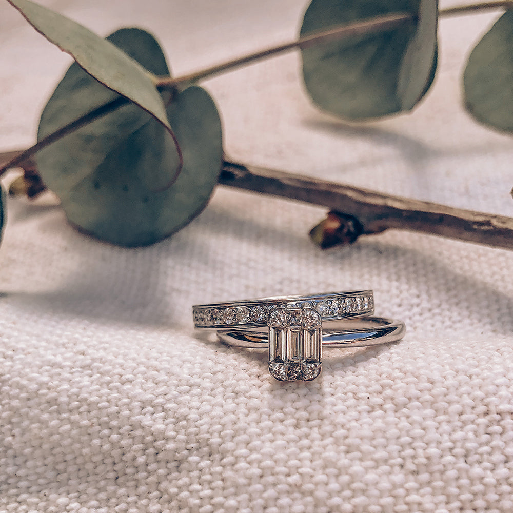 Bague en or blanc épurée avec diamant brillant – 0,27 ct