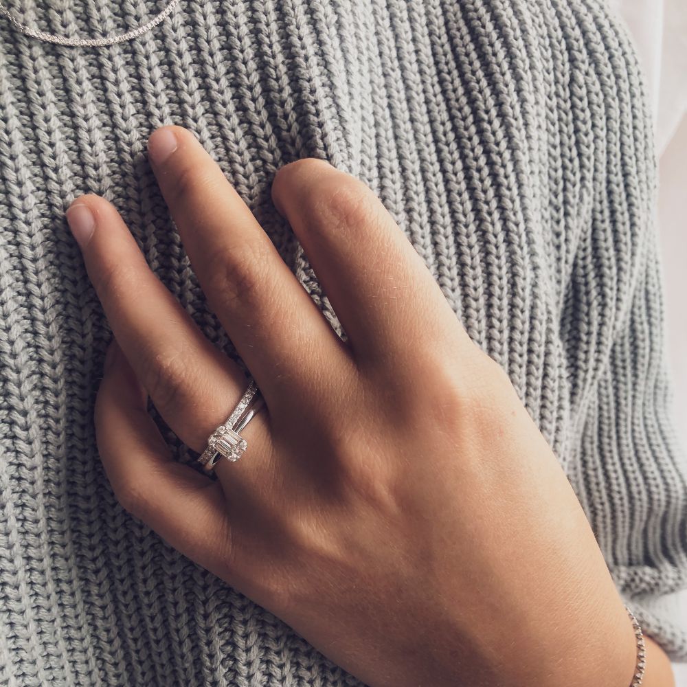 Bague en Or Blanc Sertie de Diamants Tout Autour 0.33 crt. ( tout autour )