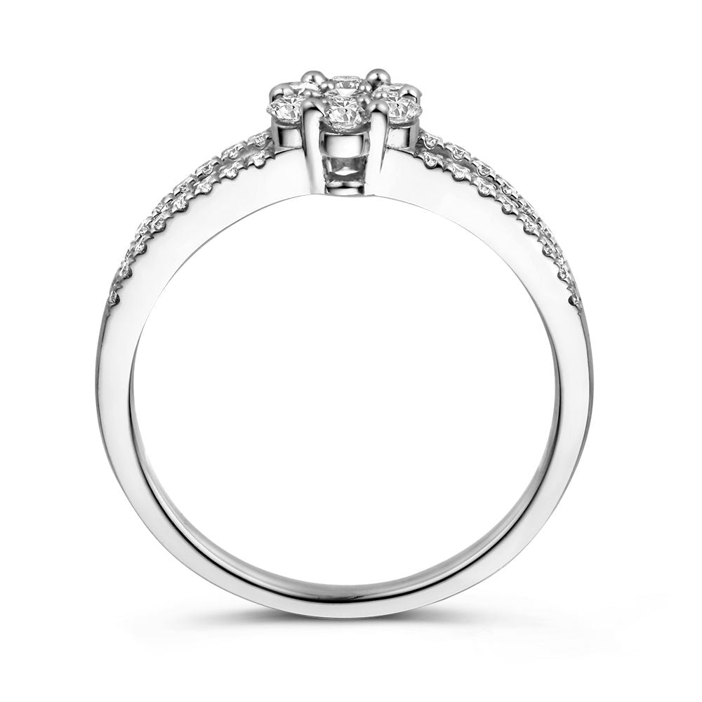 Bague en or blanc élégant avec brillant dans un entourage carré et diamants flottants 0,55 crt.